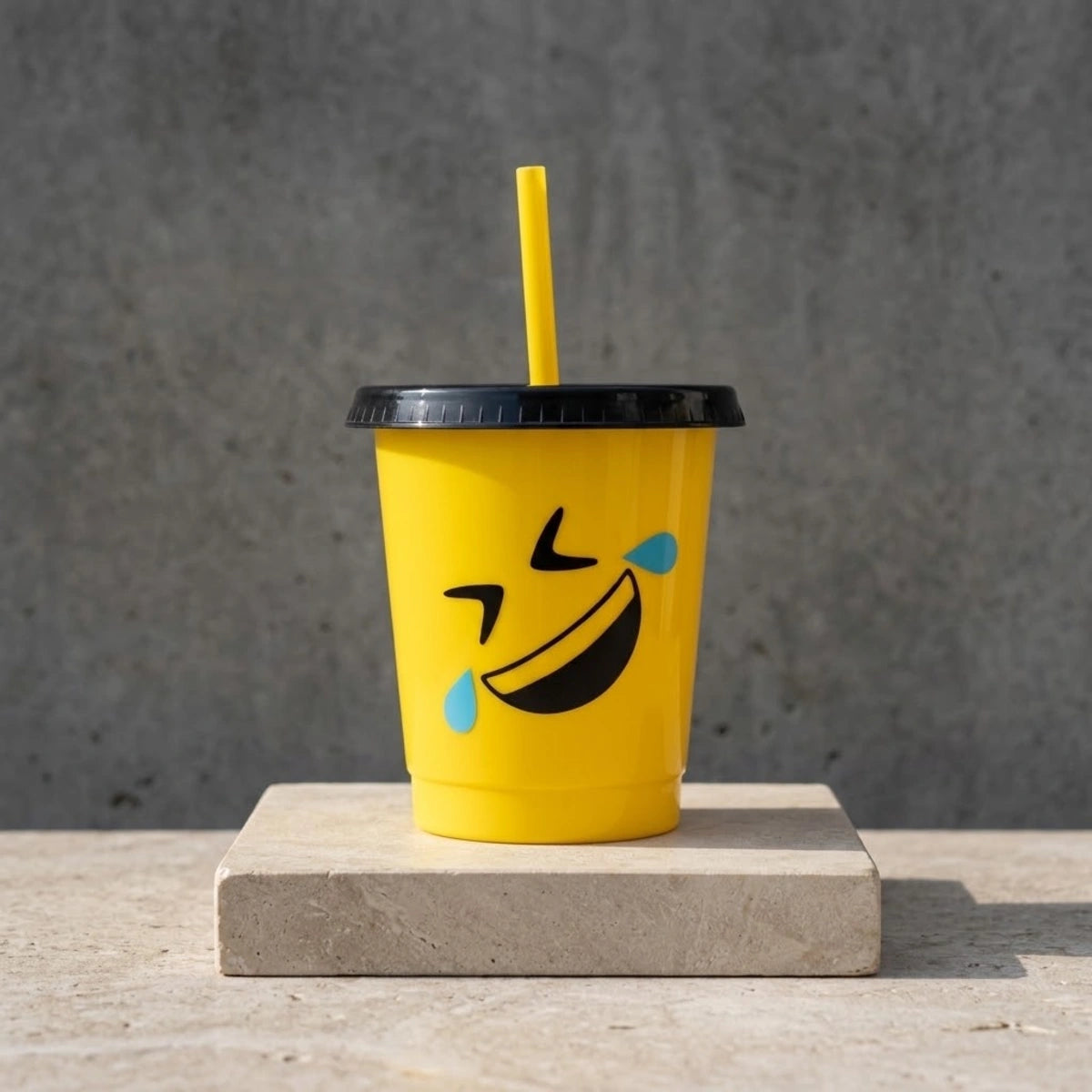Vaso con popote Mod. Emoji Risa Cap. 473 ml