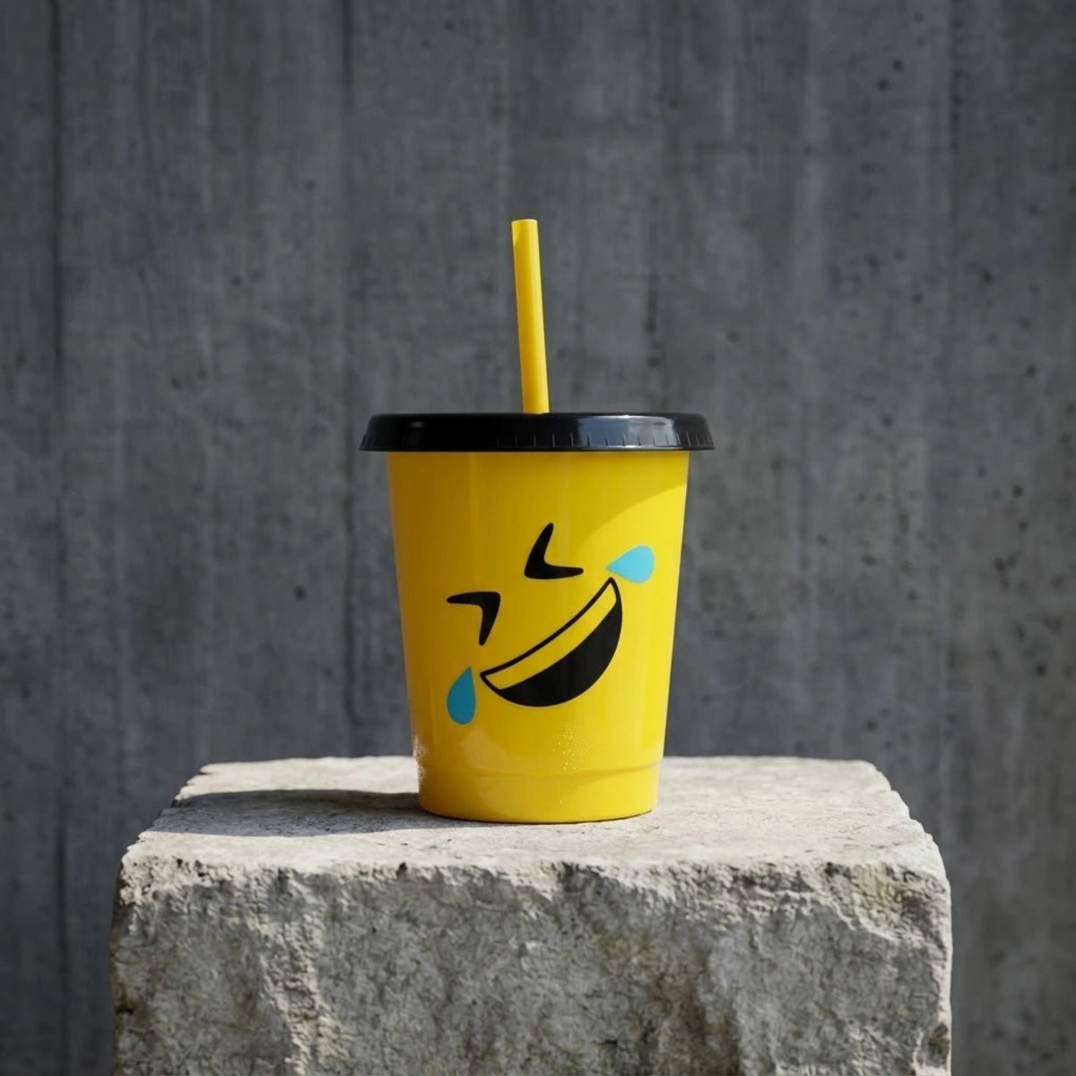 Vaso con popote Mod. Emoji Risa Cap. 473 ml