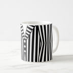 Taza Rayas Blanco y Negro Estilo Beetlejuice Halloween 325ml